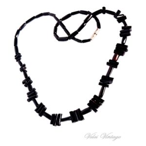 collar-vintage-de-coral-color negro-necklace-