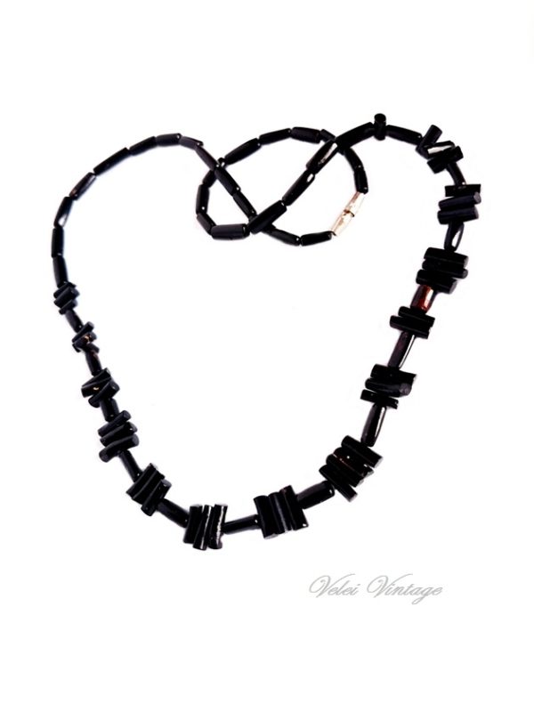 collar-vintage-de-coral-color negro-necklace-