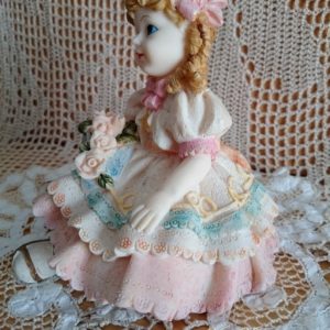 figura-de-resina-vintage-muñeca-regalo