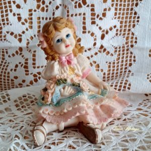 figura-vintage-muñeca-niña-decorativa-antigua